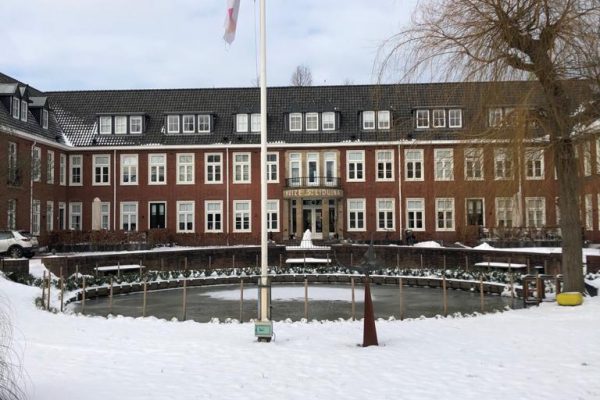 Vastgoed-exterieur-Warmond-2021-gevel-sneeuw