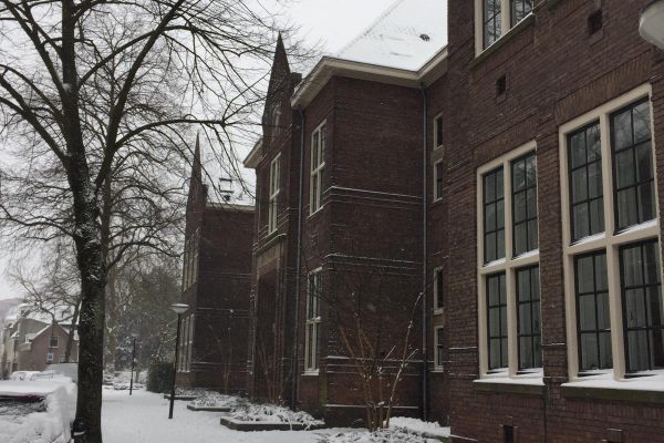 Vastgoed-exterieur-2021-gevel-sneeuw