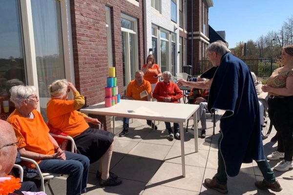 Sfeer-Buiten-Leusden-2021-Activiteit-Koningsdag-Spel-Bewoners