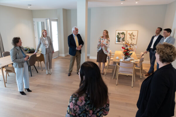 Sfeer-binnen-Kerkdriel-2021-opening-groepsportret