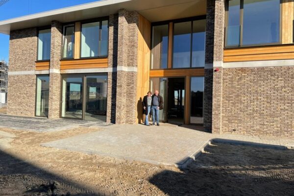 7d55f3d1-d7aa-40dc-b838-567e37a33fe0