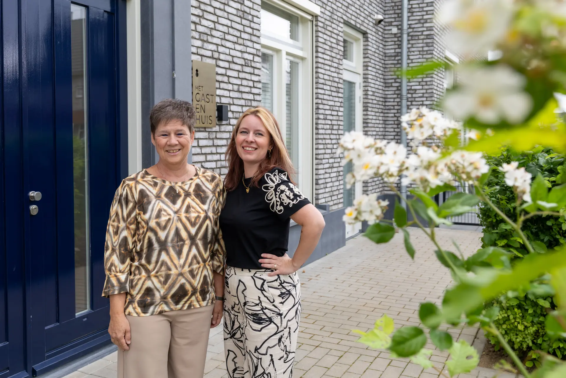 Locatiemanagers Liesbeth en Marion van het Gastenhuis Roermond